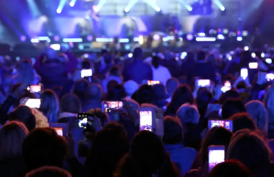 gadgets-in-live-entertainment